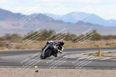 media/Nov-16-2025-Race Pace (Sun) [[8c5fa54630]]/Non Verified Riders (1st 20 Minutes)/5-Turn 15 (110pm)/